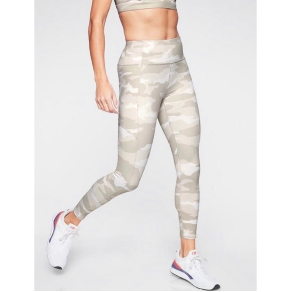 Athleta Leggings Womens XS Cream Camouflage Contender 7/8 Cropped Athletic Gym